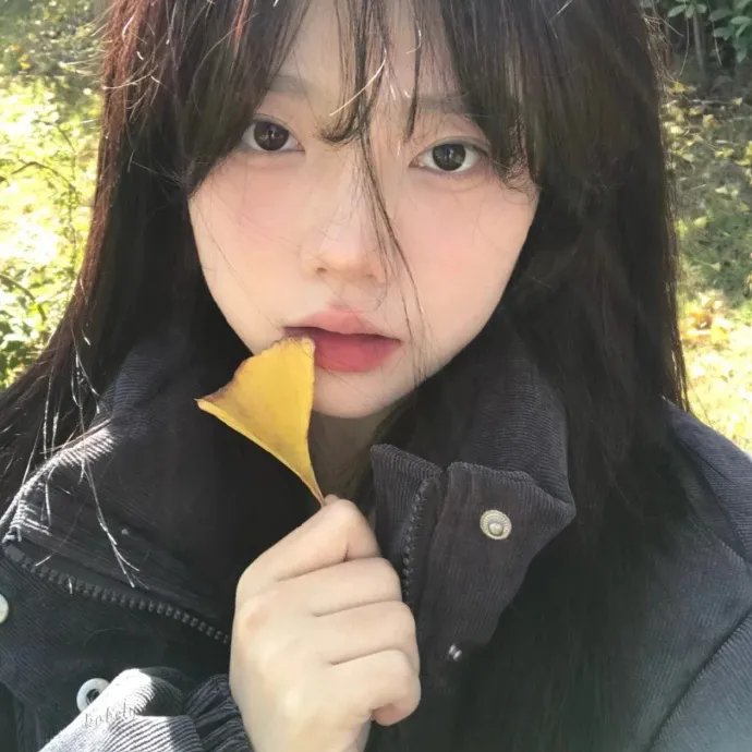 易烊千玺明星照片