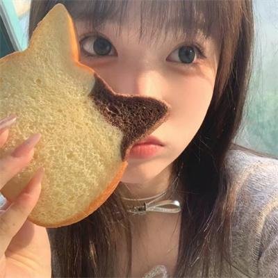 周雨彤明星照片